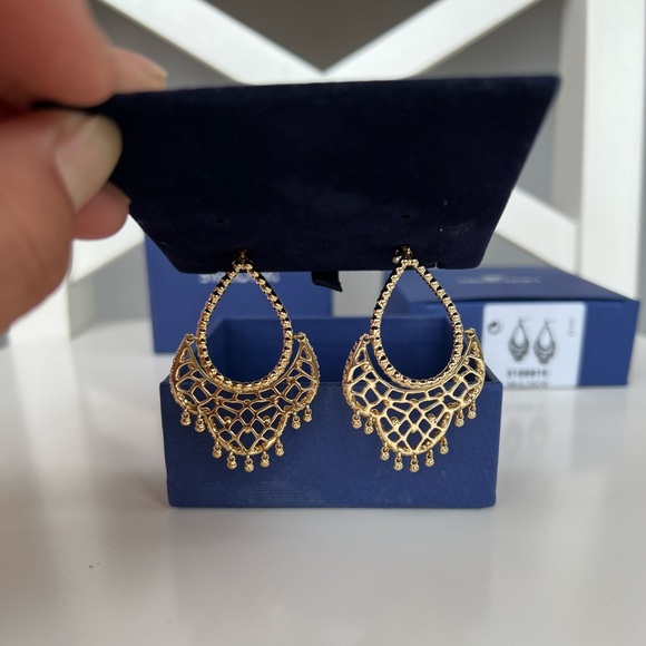 Swarovski Elinor Chandelier Earrings - Picture 4 of 4